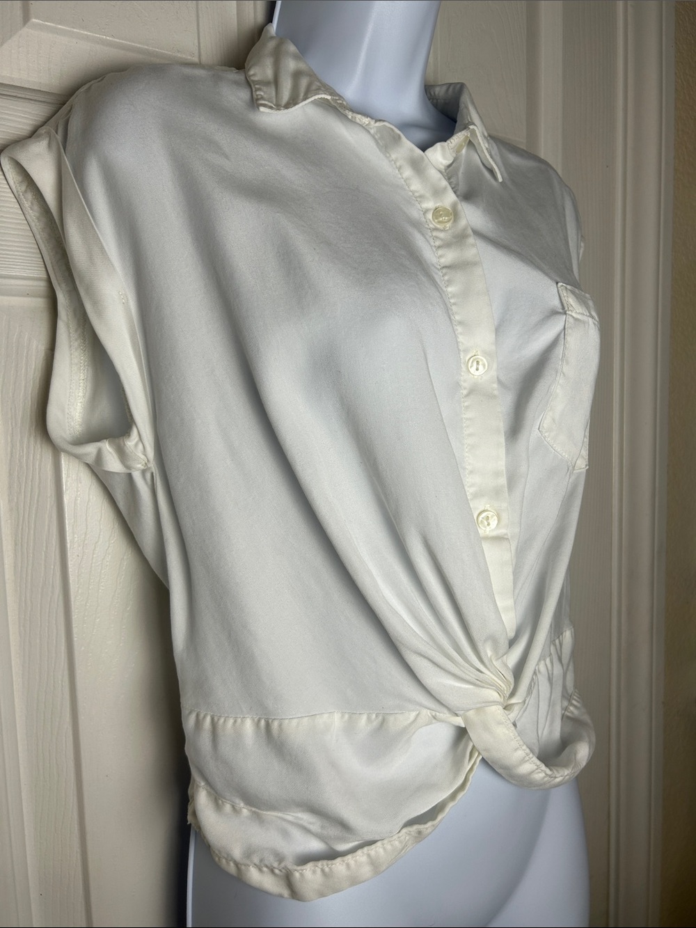 Abercrombie & Fitch White Button-Front Tie Hem Blouse Small - Picture 3 of 6